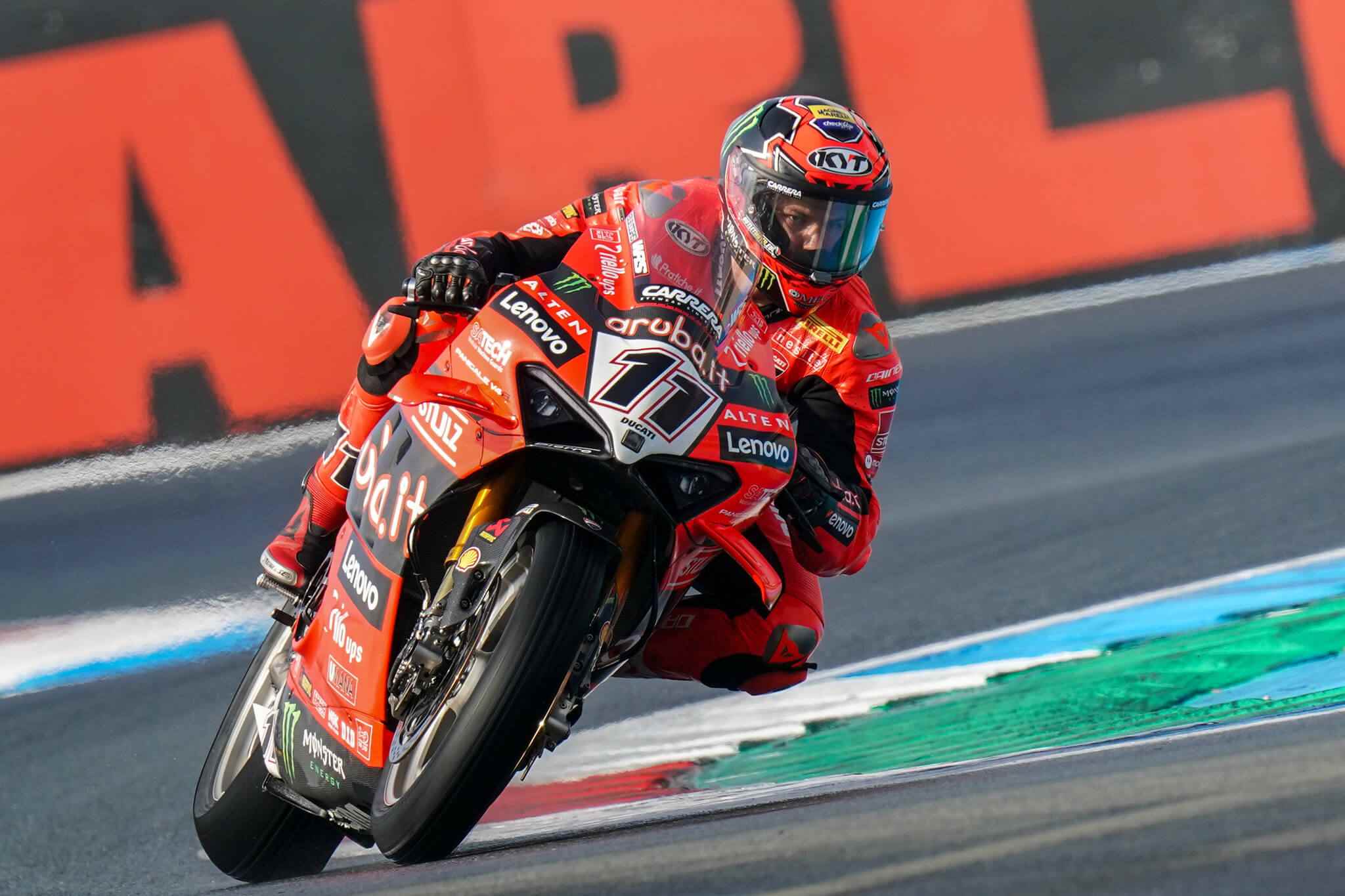 Hasil FP2 WorldSBK Misano 2025: Nicolo Bulega Kalahkan Toprak!